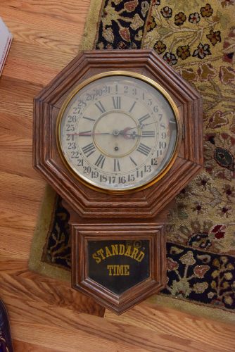 Short drop Schoolhouse by Gilbert, Calendar 27$100