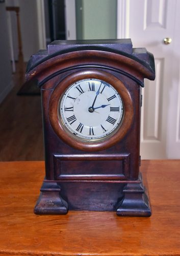 Seth Thomas ArchtopLock on side, 8 dayVeneer damage but desirable clock 15 1/2$200